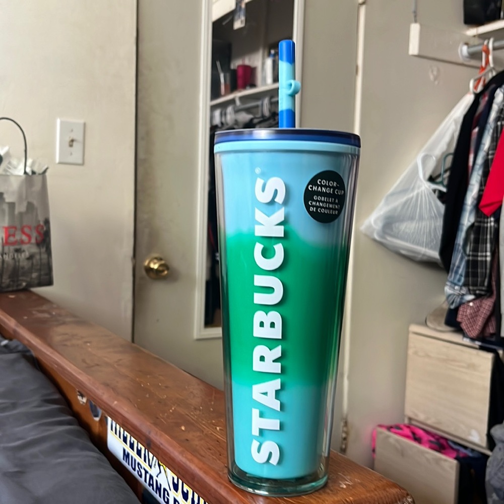 Starbucks color changing cup